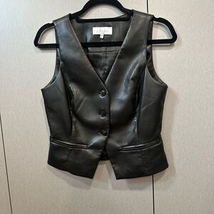 L’ACADEMIE leather vest in black
